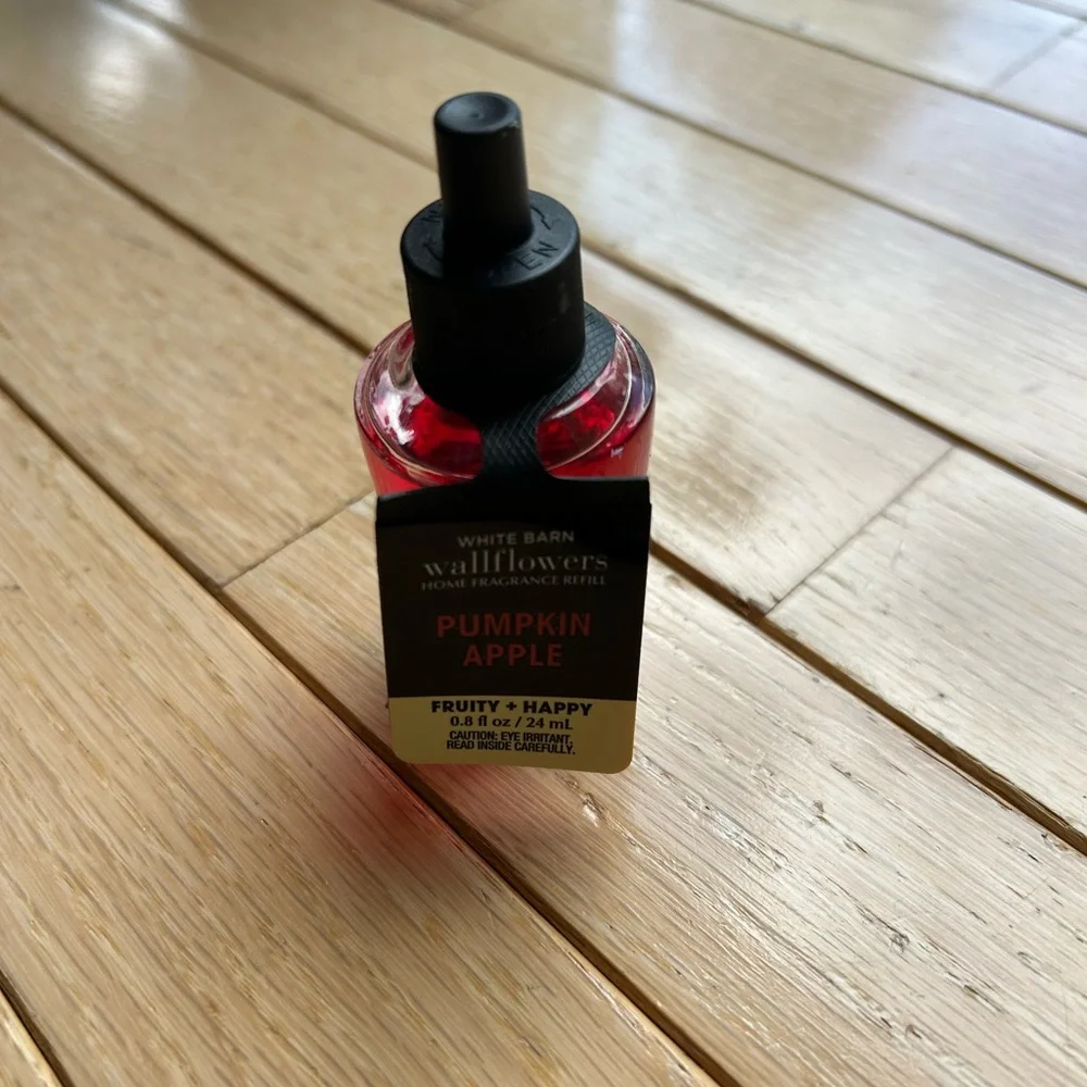 Awesome Autumn 🍂 Bath & Body Works Autumn wallflowers, candles and plug-ins - Picture 9 of 11